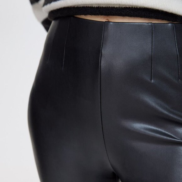 Reitmans Faux Leather Legging - Picture 2 of 6